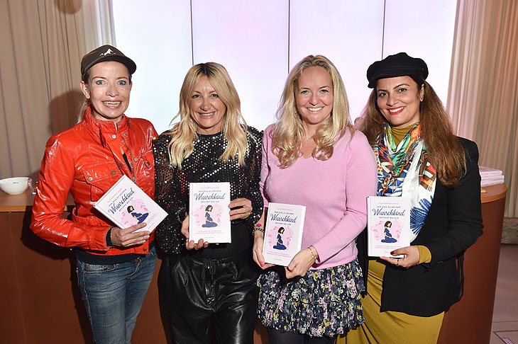 Georgia Guillaume, Ayse Auth, Alexandra Schack, Saina Bayatpour (Cortez) / Buch-Präsentation „Der Weg zu Deinem Wunschkind beginnt bei Dir“ von Alexandra Schack im Loft von Designreisen in München am 18.10.2024 / Foto: BrauerPhotos / Goran Nitschke 